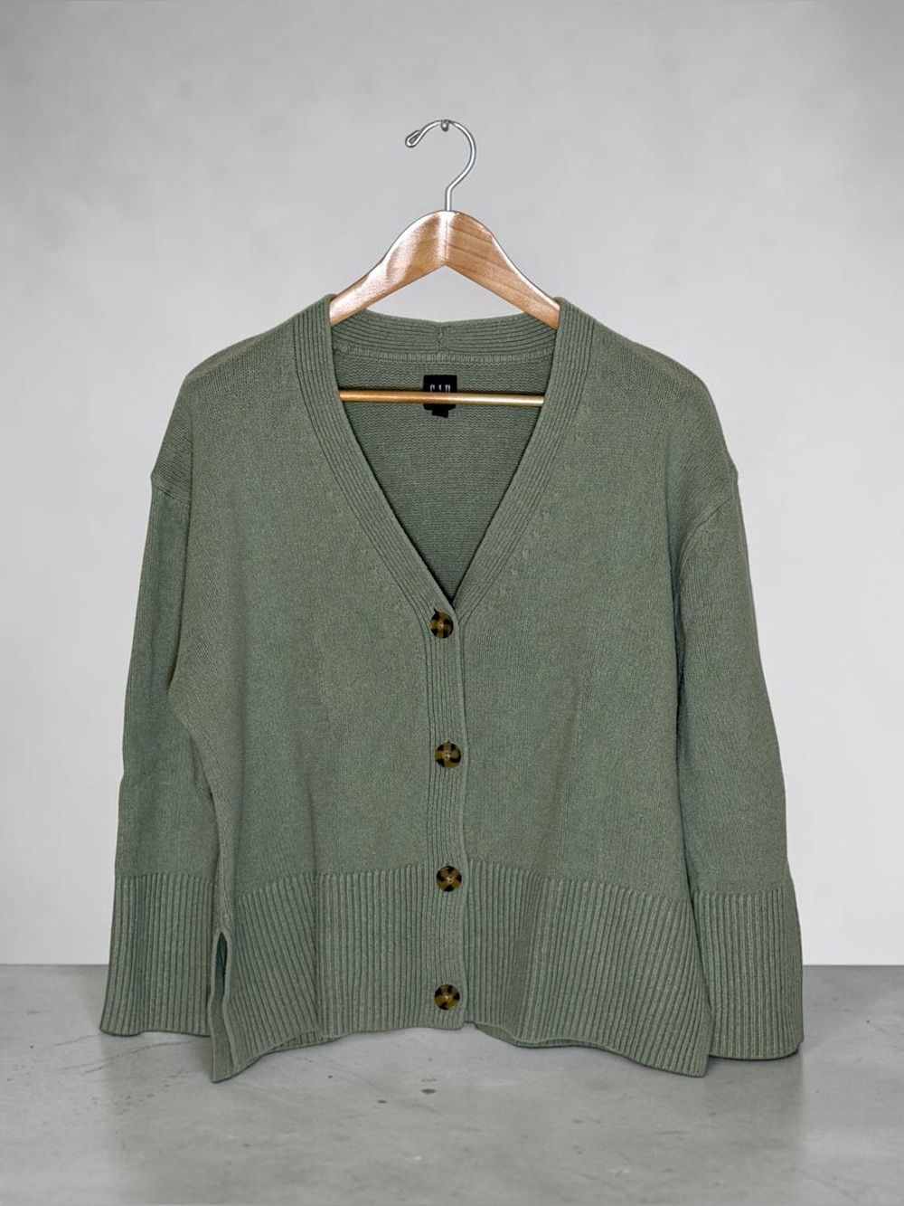 GAP Women’s Sage Green V-Neck Cardigan Sweater Relaxed Oversized, Size Large